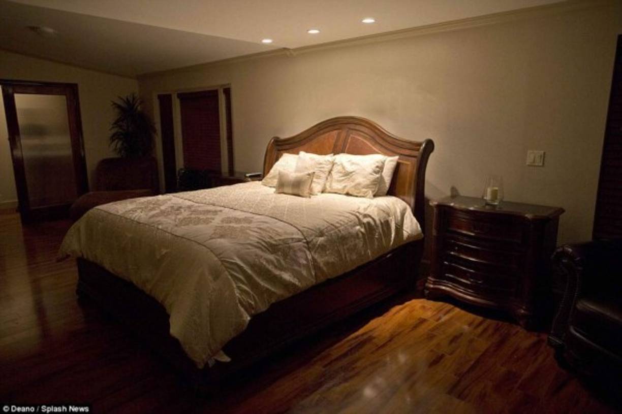 Lamar Odom había pagado para alojarse en la suite VIP en el burdel Love Ranch en Pahrump , Nevada este fin de semana. Fue encontrado inconsciente por dos prostitutas.