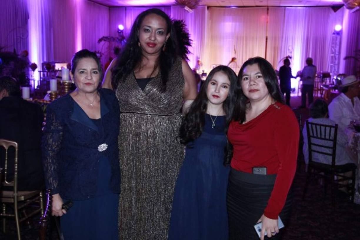 María López, Wendy Castro, Jamie Mejía y Esmelda Deras.