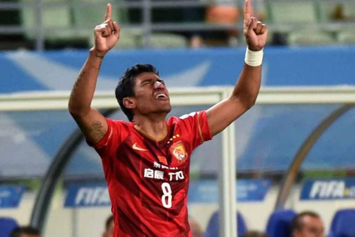 En Inglaterra hablan de una posible vuelta al fútbol europeo de Paulinho, el ex jugador del Tottenahm y que ahora está en China defendiendo los colores del Guangzhou Evergrande. El Bayern Múnich estaría interesado en el fichaje del brasileño.