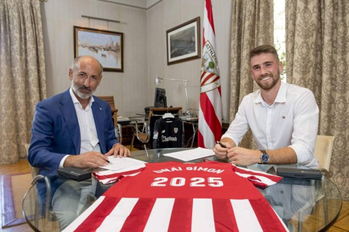 El Athletic de Bilbao anunció la renovación, sin cláusula, del portero español Unai Simón hasta 2025, este jueves, el mismo día en que ha sido convocado por primera vez con la Selección Española.