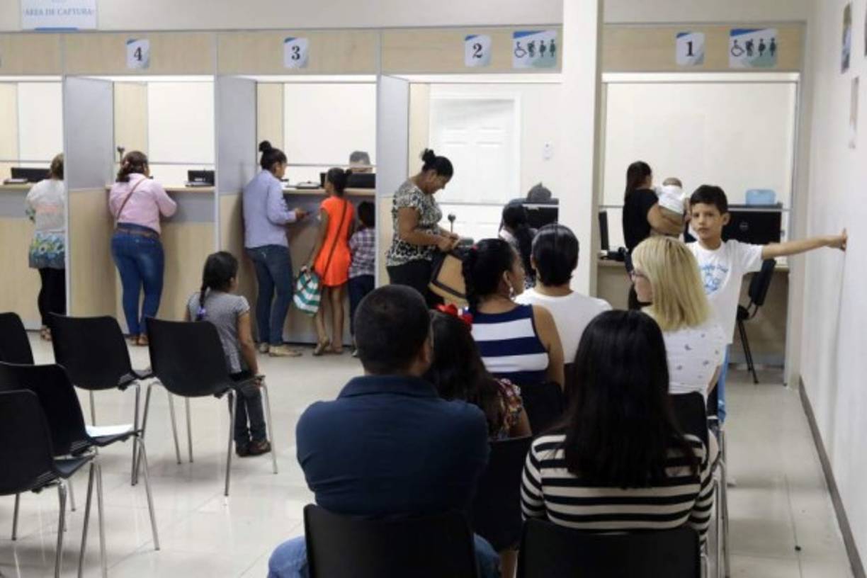 3. Si no ha adquirido cita para trámite de pasaporte, puede adquirir Cita de Emergencia directamente en la sucursal bancaria de su preferencia, cancelando en el mismo momento ambos importes (cita + cargo por emergencia).