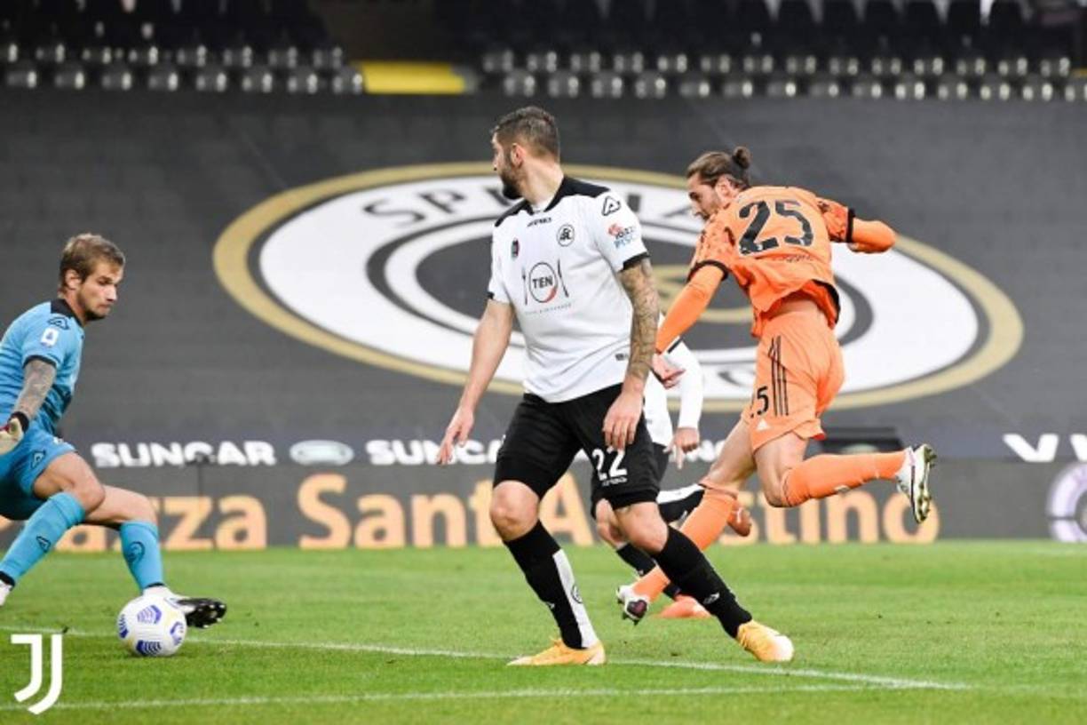 Adrien Rabiot marcó el tercer gol de la Juventus.