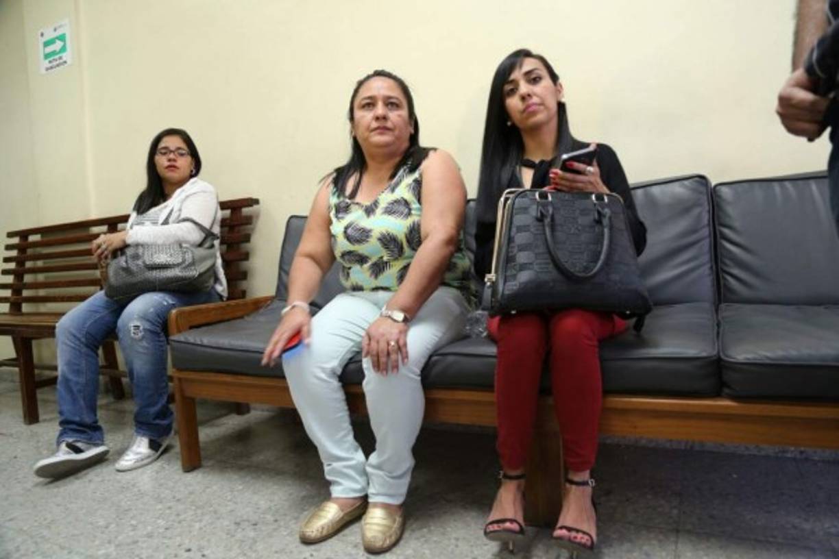 Ana y Mélisa Hernández madre y hermana de Kevin Solórzano están ansiosas ante la espera. <br/>