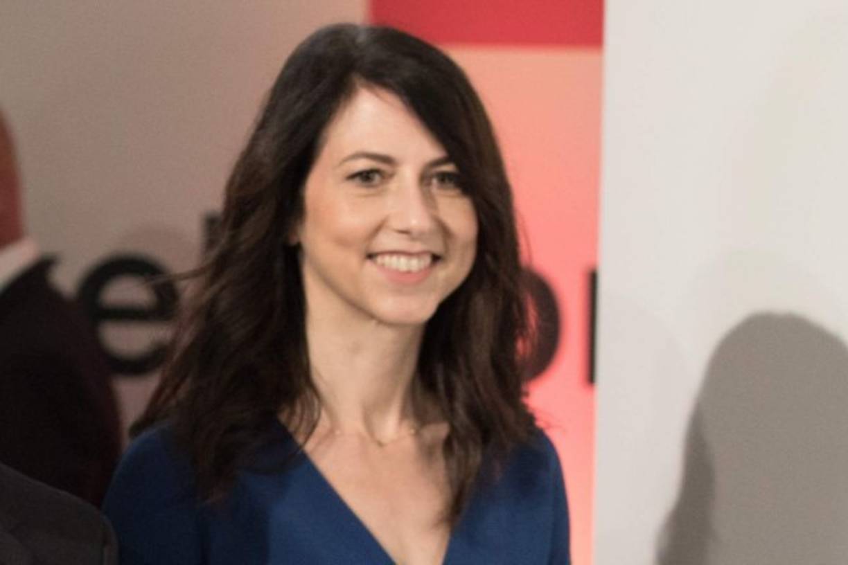 MacKenzie era la administradora financiera de Amazon cuando su esposo Jeff fundó la compañía hace varias décadas en el garaje de su residencia en Seattle, Washington.