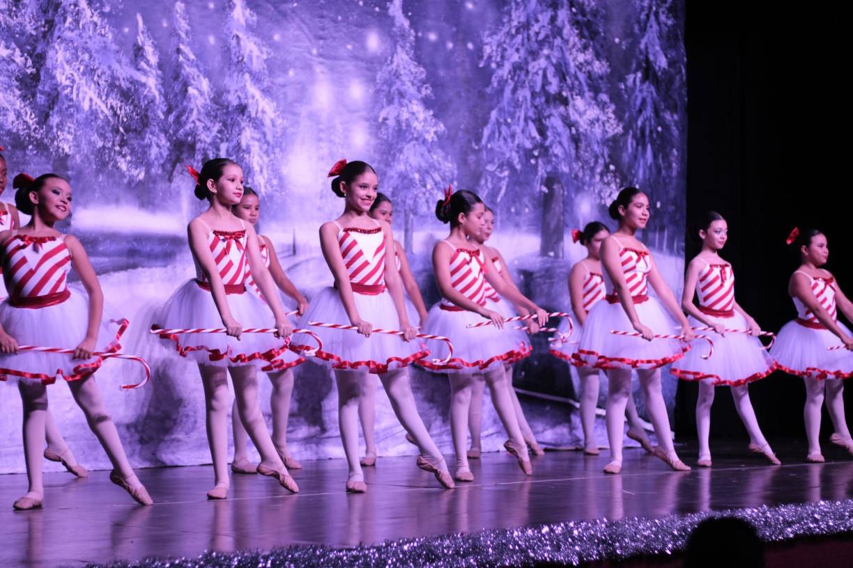 En fotos: Así fue la gala del Live Super Bowl del Centro Artístico Sampedrano