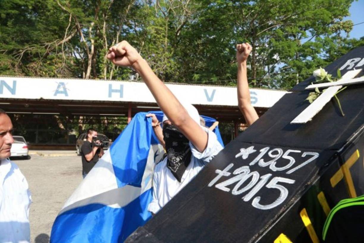 Los estudiantes piden que se derogue el decreto de la nueva tabla de unidades valorativas.