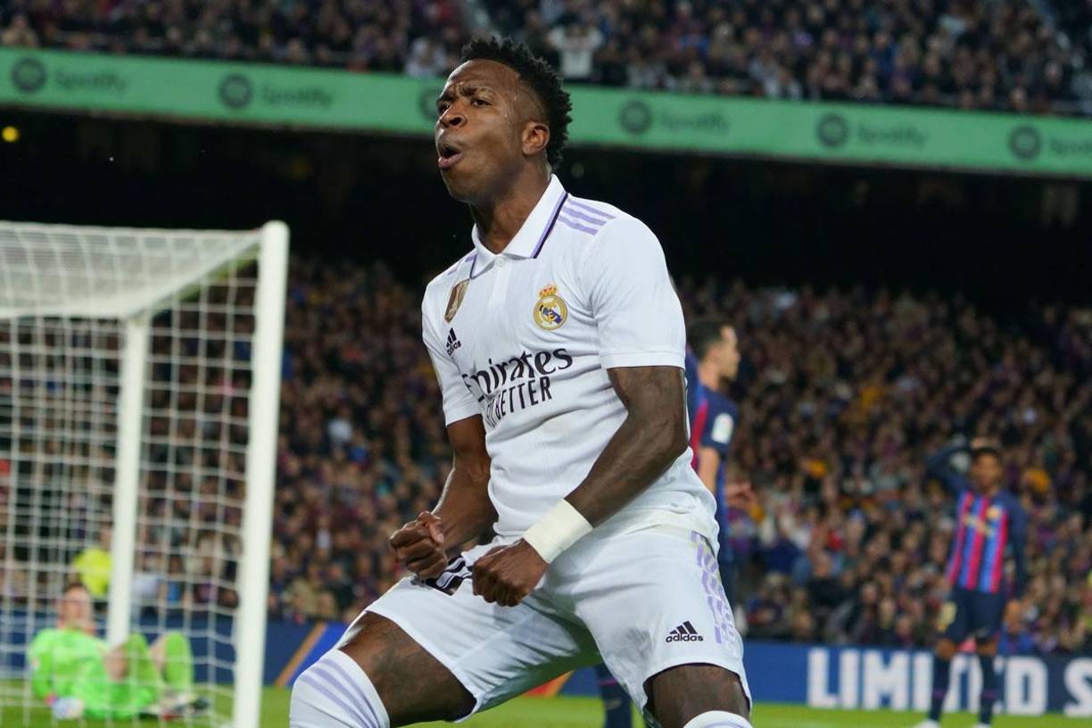 Vinicius celebrando el 0-1 tras el autogol de Ronald Araújo después de un centro del brasileño.