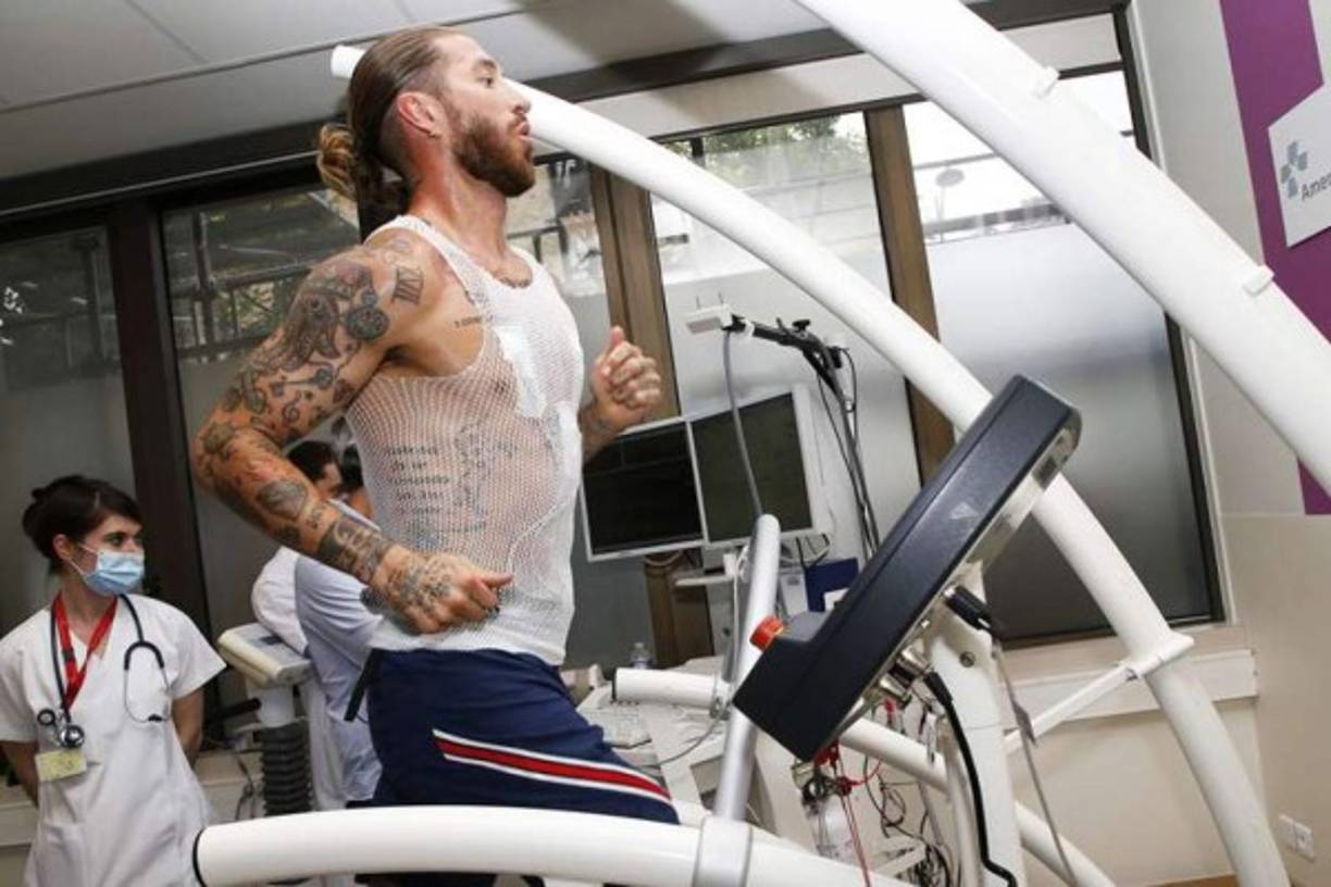 Sergio Ramos demostró estar en buena forma física durante los exámenes médicos con el PSG.