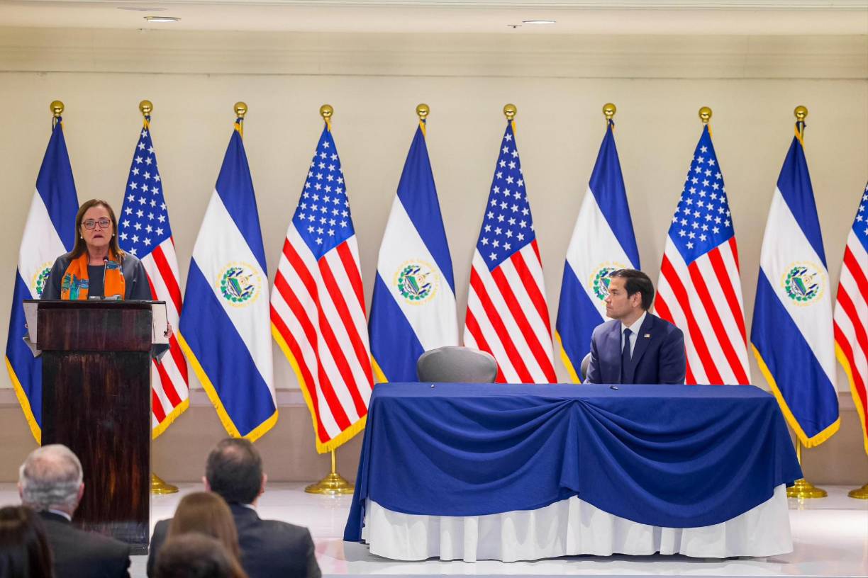 Rubio tuvo primero una reunión con Bukele y con la ministra de Relaciones Exteriores, Alexandra Hill Tinoco, y luego un cara a cara a solas con el mandatario.