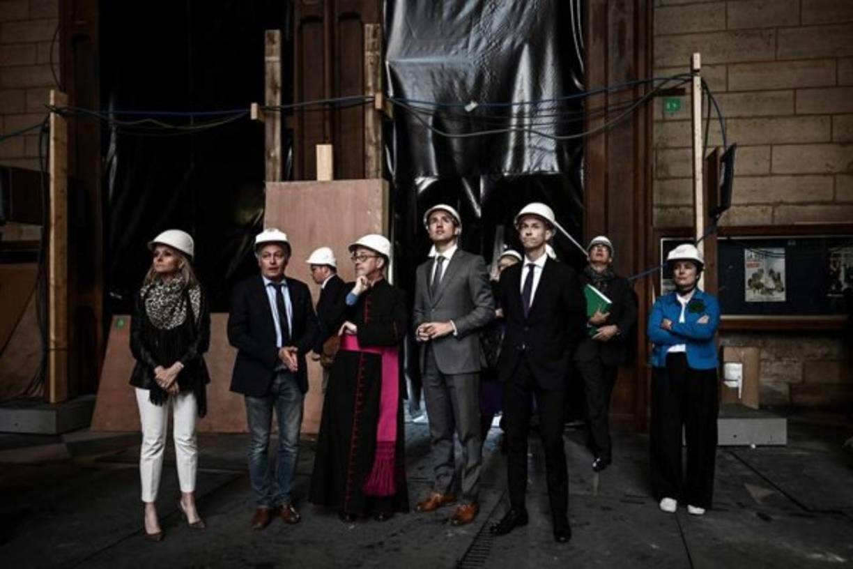 La restauración de la catedral, una obra maestra del arte gótico, que sufrió graves daños en el voraz incendio del pasado 15 de abril, plantea un 'desafío inédito', técnico, arquitectónico y financiero para el gobierno francés.