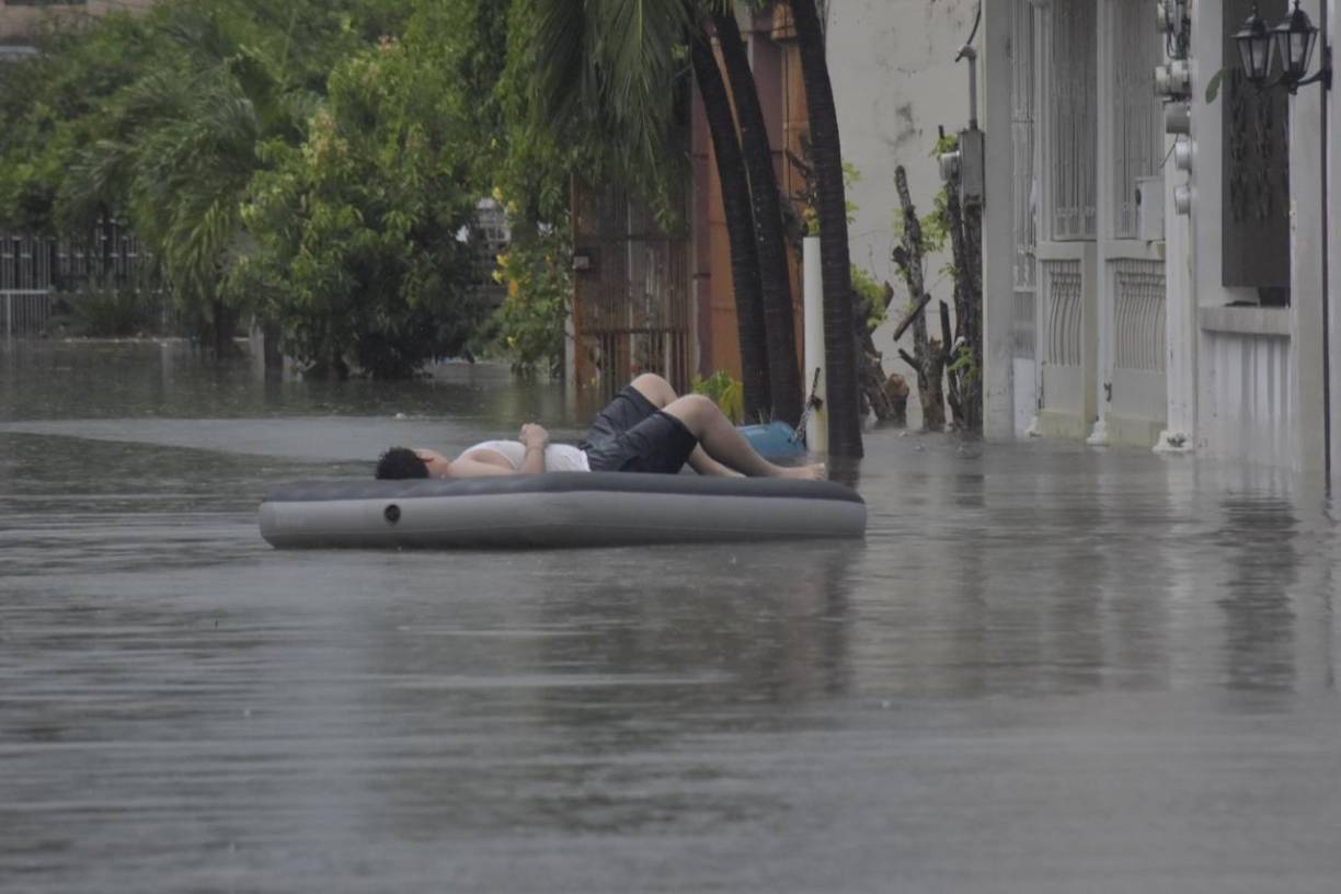 “Es una idea que se me ocurrió, y Gracias a Dios, he podido ayudar a varias personas de la tercera edad que han querido salir y que la situación no los deja”, dijo Kelvin. 