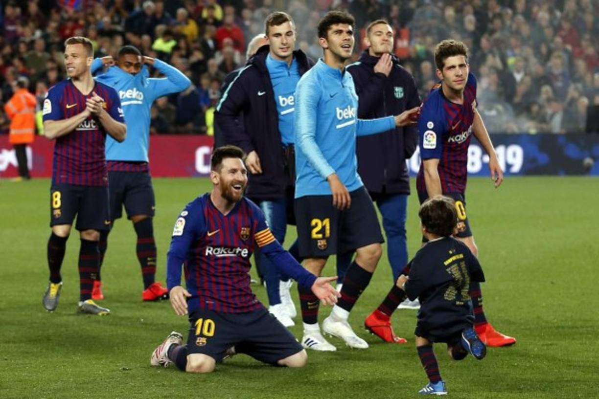 Lionel se apresta a recibir con los brazos abiertos a su hijo Mateo Messi Roccuzzo. Foto AFP