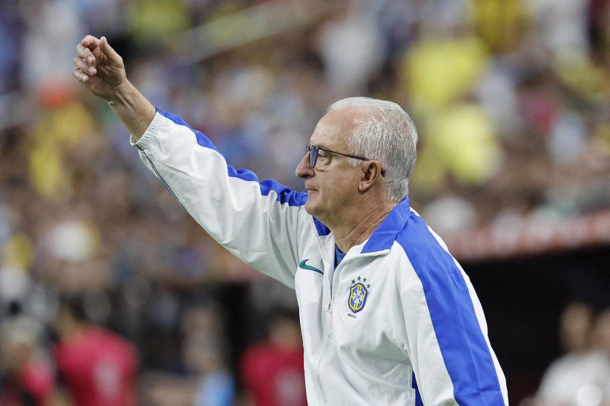 Tras la eliminación de Brasil en la Copa América, el presidente de la Confederación aseguró que Dorival Júnior seguirá como DT al menos hasta el Mundial 2026