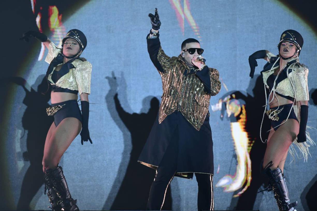 El rey del reguetón deleitó a sus seguidores catrachos con un espectacular show. 