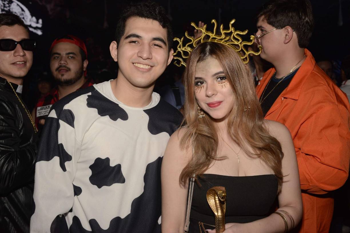 Fabián Espino y Alexa Alvarado