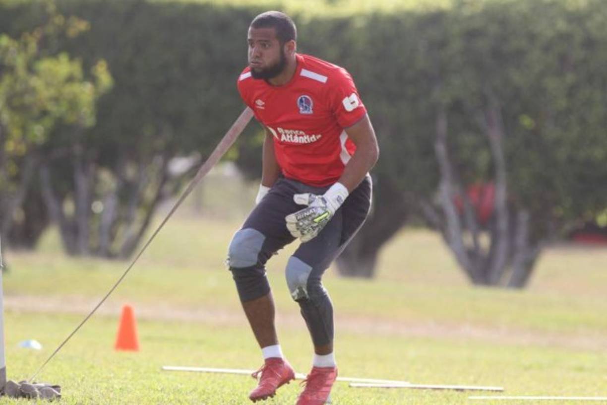 Edrick Menjívar: Es el portero titular del Olimpia, aunque ha sido alternado en algunos partidos por Pedro Troglio. Es una de las ausencias de la H para enfrentar a Puerto Rico y Chile.