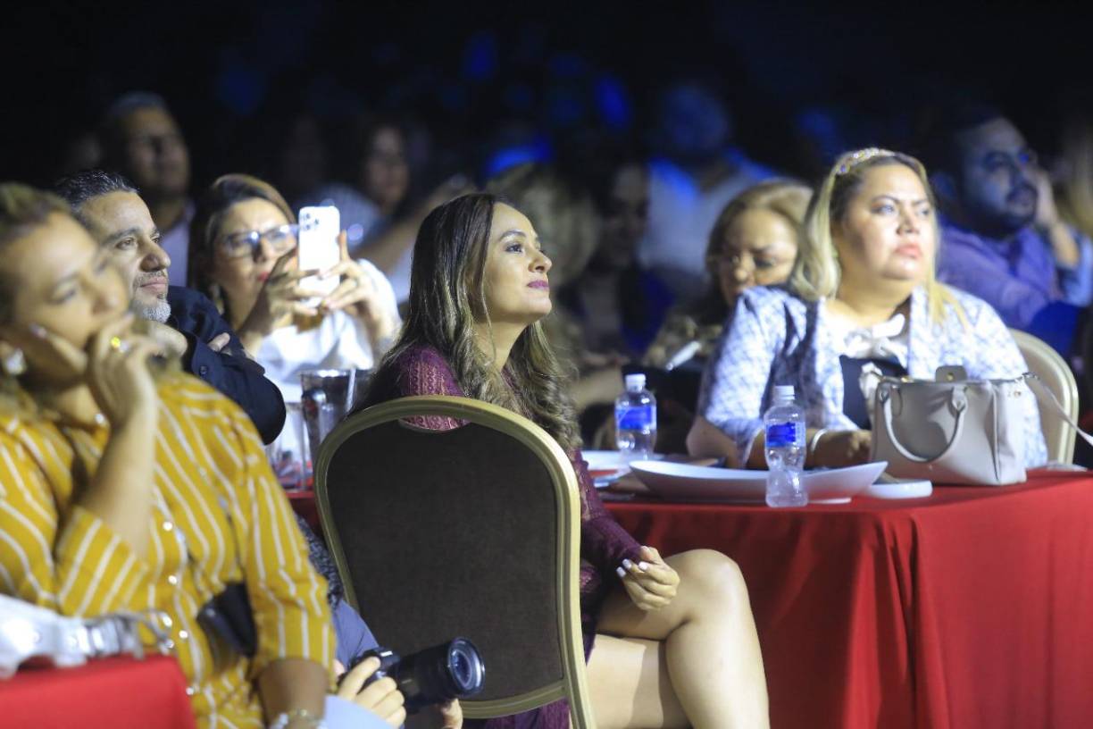 FOTOS: Fans y diferentes personalidades disfrutaron del inolvidable concierto de Myriam Hernández