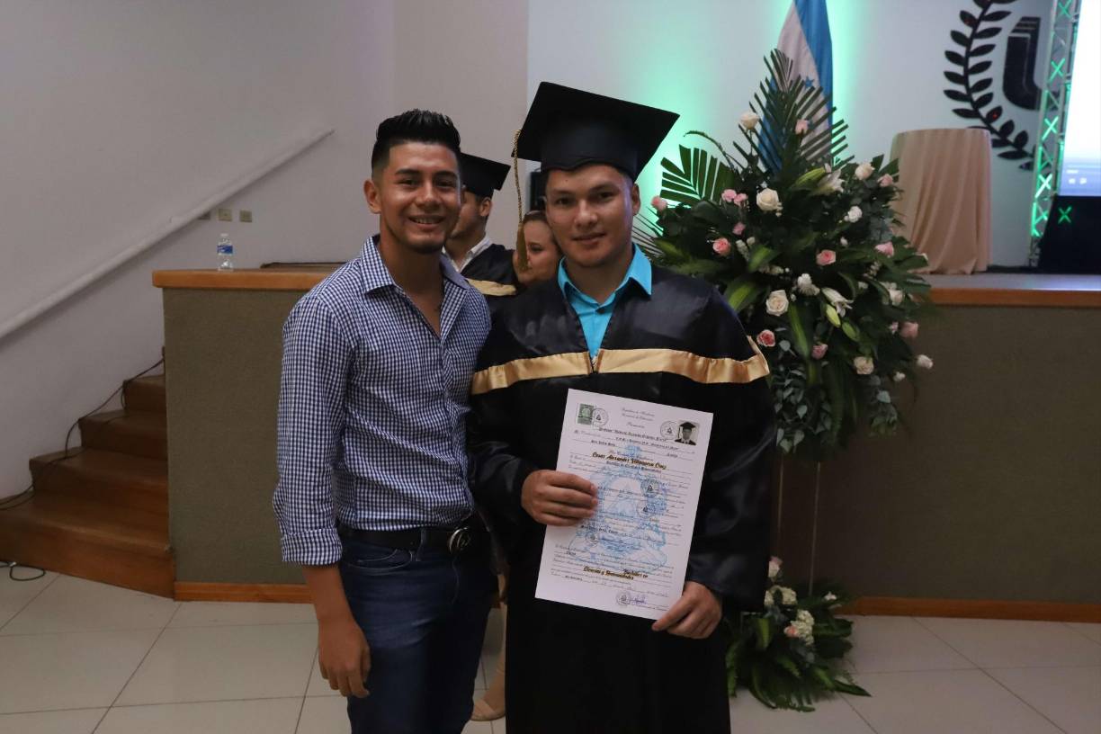 Kenneth Mancía y César Villanueva