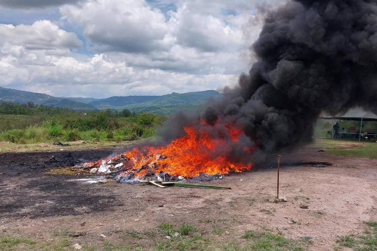 El alijo fue incinerado por orden de un juez en las instalaciones de la Policía Militar del Orden Público, en los alrededores de la capital hondureña, indicó el Ministerio Público (Fiscalía) en un comunicado.