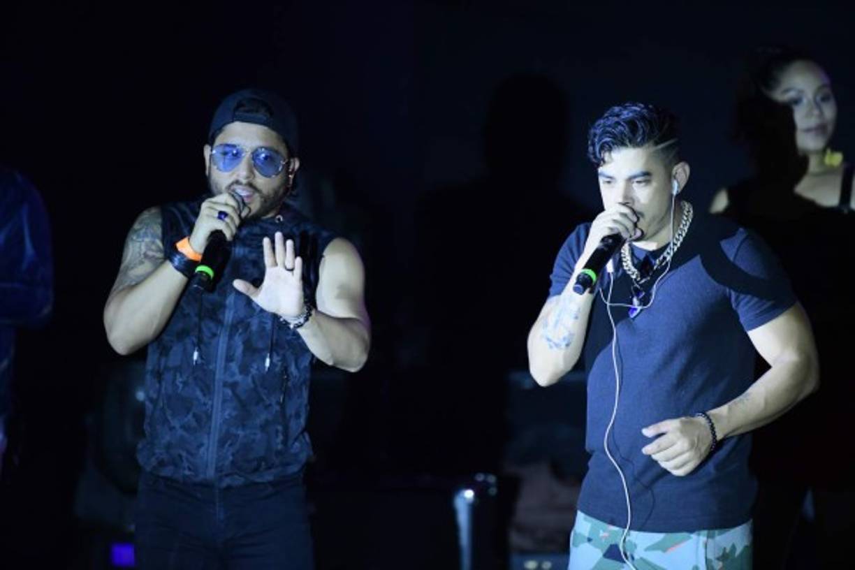 En el mismo escenario que Becky G, también se presentó el dúo hondureño Los Bohemios, que viajaron desde la capital al puerto para deleitar a su público.