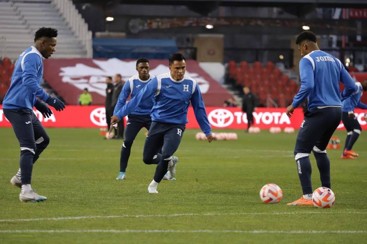 Denil Maldonado volvió a la Selección tras quedarse en EEUU para jugar con su equipo Los Ángeles FC, pero se quedó en el banco de suplentes. Hoy titular con la Bicolor.