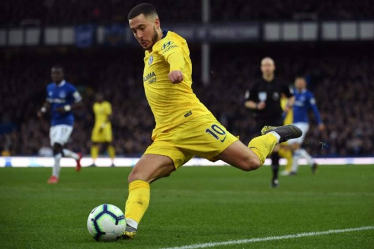 Eden Hazard: El mediocampusta belga es una de los jugadores que más desea incorporar al Real Madrid el presidente Florentino Pérez y el entrenador Zidane. El propio jugador ha señalado su deseo de jugar algún día en el club madridista.