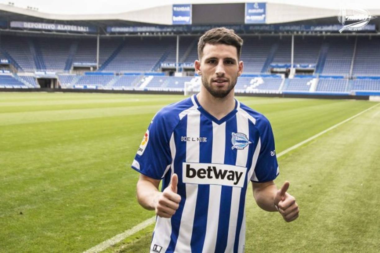 Jonathan Calleri ha sido presentado como nuevo jugador del Deportivo Alavés. El argentino marcó 12 goles con la UD Las Palmas