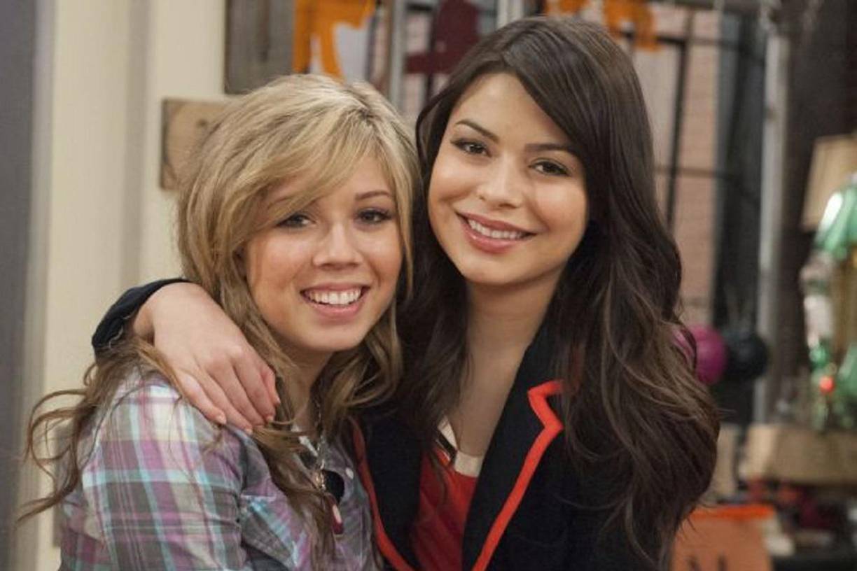 “Mis primeros recuerdos de la infancia fueron de pesadez y caos”, dice McCurdy, quien también compartirá su historia en las próximas memorias.