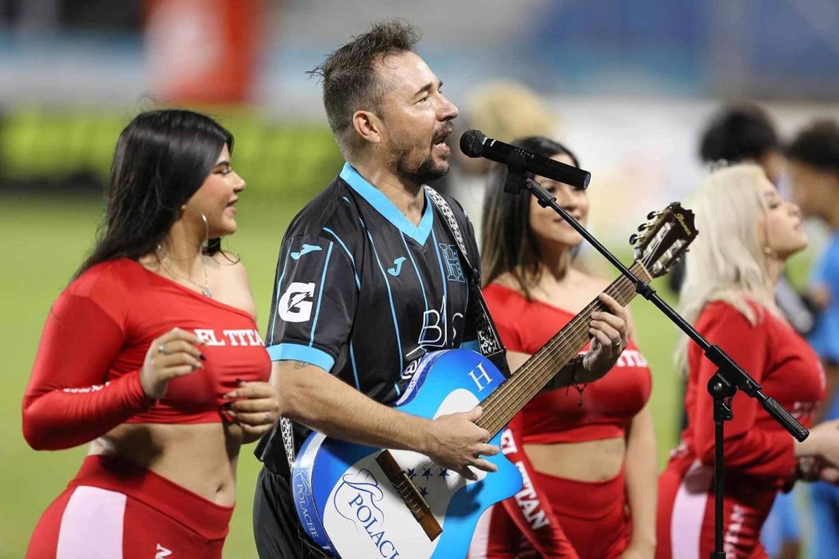 Polache puso a cantar y bailar a los presentes en la despedida de ‘Rambo‘ de León.