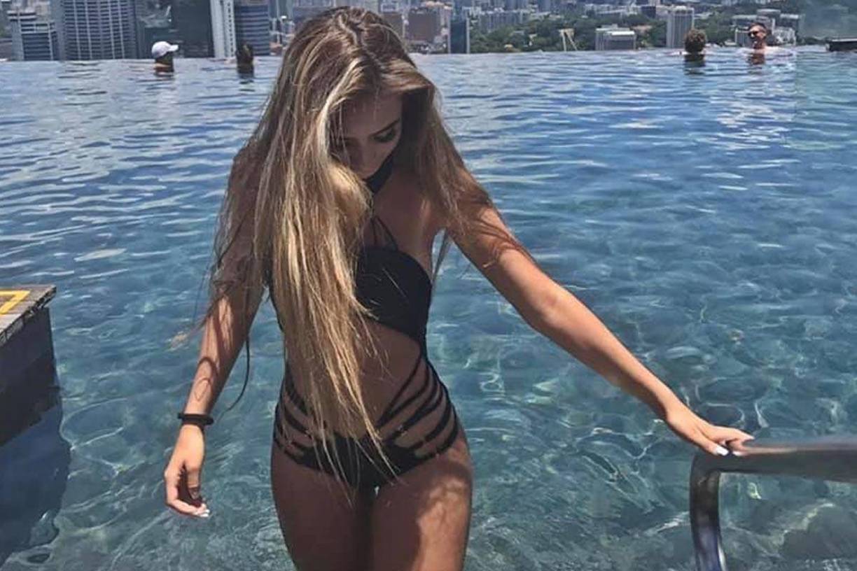 La pareja salía del gimnasio Beats Fitness Center y cuando estaban a punto de irse a bordo de un automóvil BMW, color blanco, fueron sorprendidos por hombres armados que viajaban en dos vehículos compactos color gris.