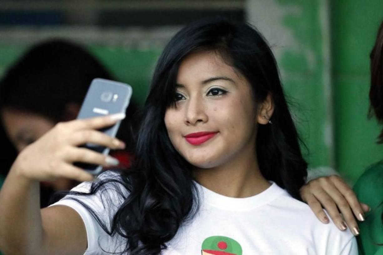 Otra selfie de esta belleza.