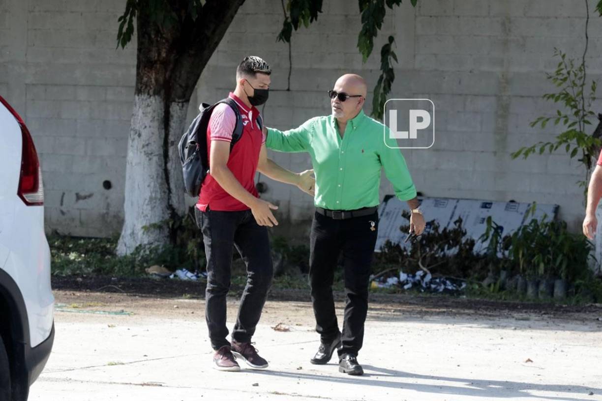 El mandamás del Monstruo Verde le dio un abrazo a su nuevo fichaje.