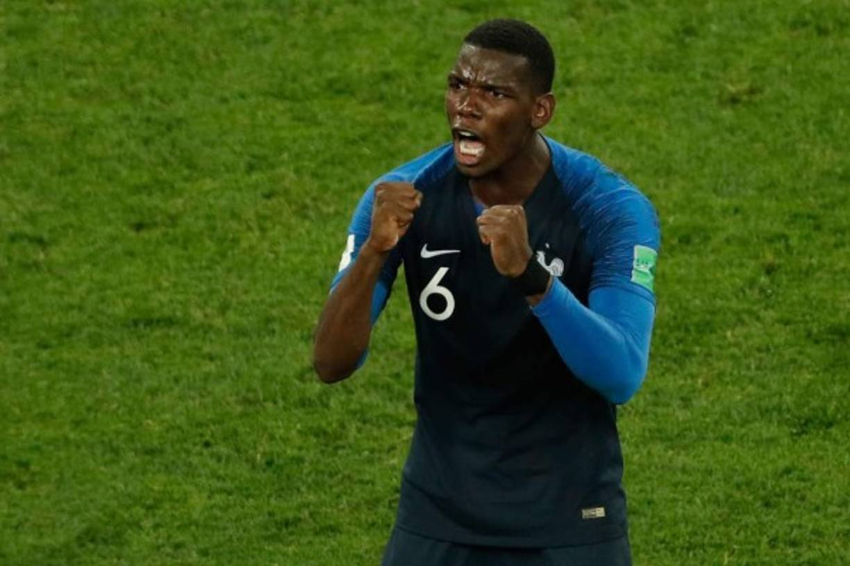 Paul Pogba ha sido ofrecido al Barcelona, según el diario Mundo Deportivo. Mino Raiola, agente del jugador francés, estuvo hace unos días en la ciudad deportiva del Barcelona y trasladó el descontento del centrocampista francés en el Manchester United. La operación solo sería posible si Pogba aceptase rebajar su elevada ficha. En Italia, Tuttosport insiste en el posible regreso de Paul Pogba a la Juventus.