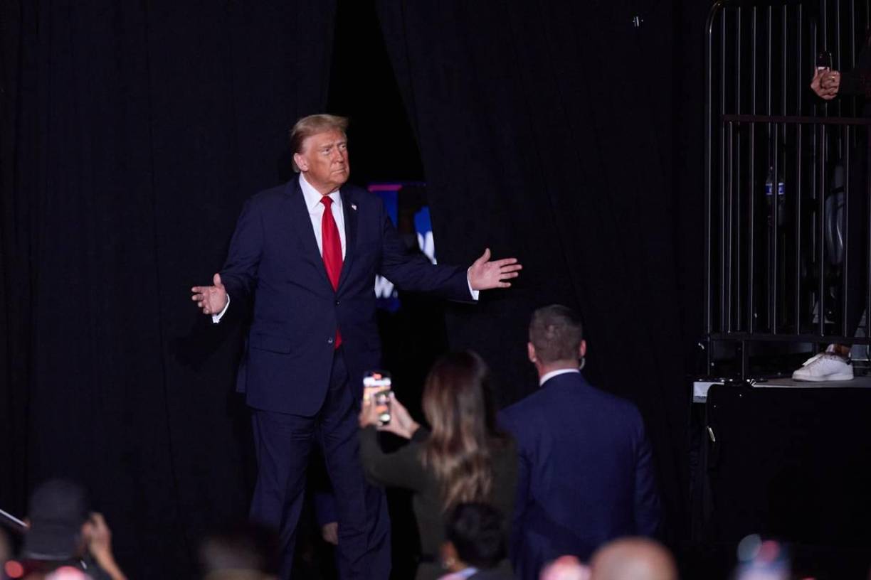 Santos expuso que el “triunfo republicano le truncó la agenda perversa anti-Dios al nuevo orden mundial que movía con gobiernos socialistas, comunistas y progresistas”. 