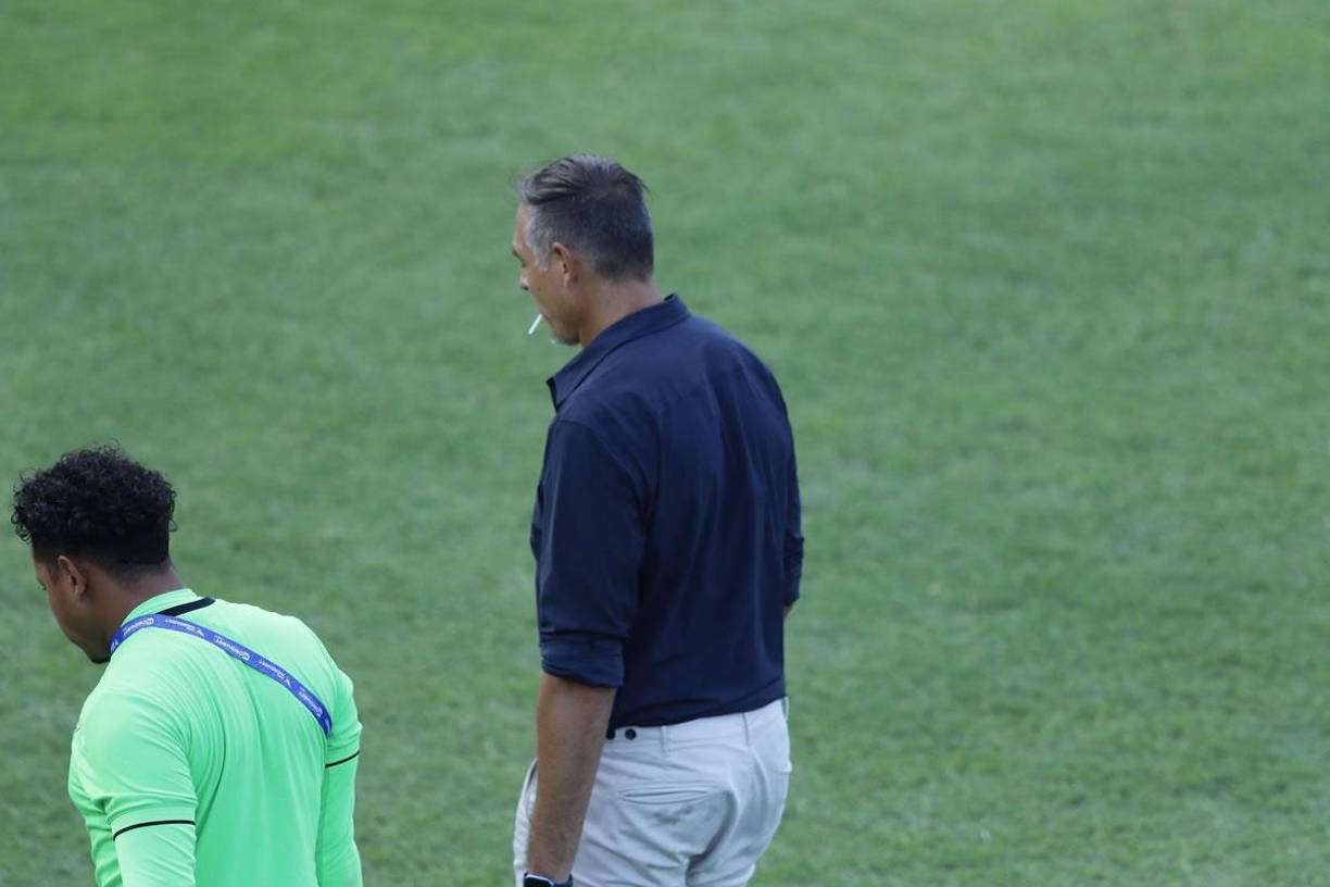 Hernán ‘La Tota‘ Medina se fue cabizbajo del Yankel por la derrota.