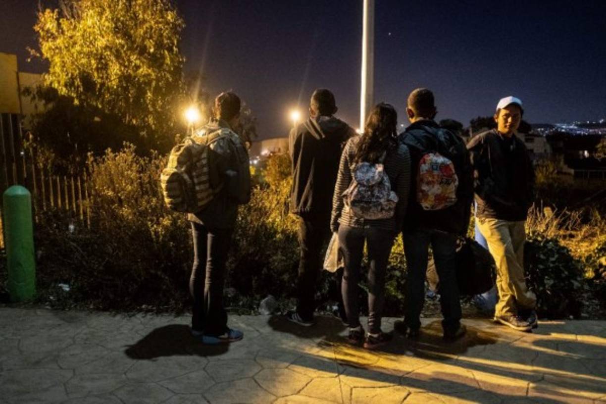 Las autoridades estadounidenses reportaron que los cruces de indocumentados se dispararon en Noviembre, no solo en California pero también en Texas y Arizona.