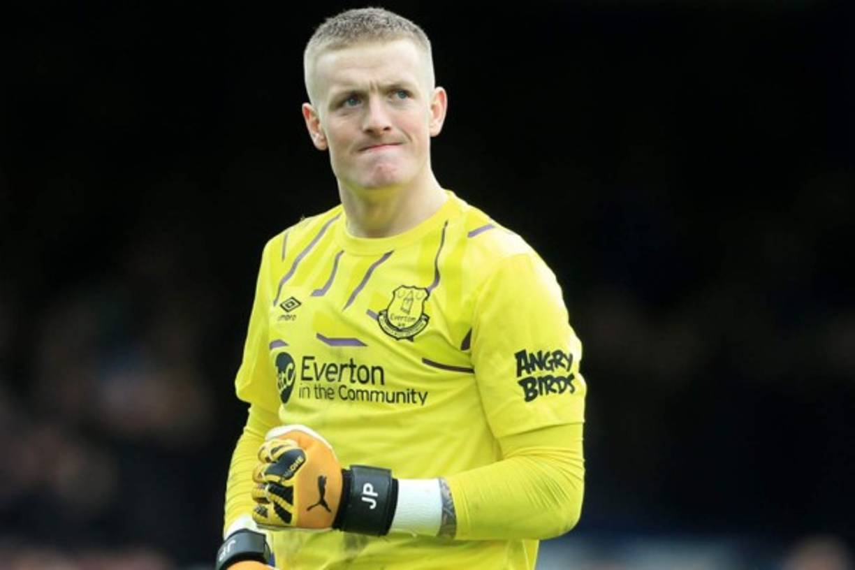 8- Jordan Pickford: En junio de 2017 el Everton de Inglaterra contrató al portero que pertenecía al Sunderland, club que recibió 28.5 millones de euros por el guartamenta inglés.