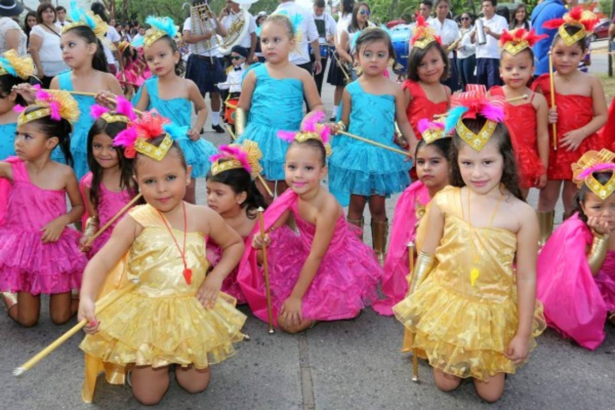 Estudiantes de centros de prebásica de Tegucigalpa iniciaron hoy los festejos de Independencia.