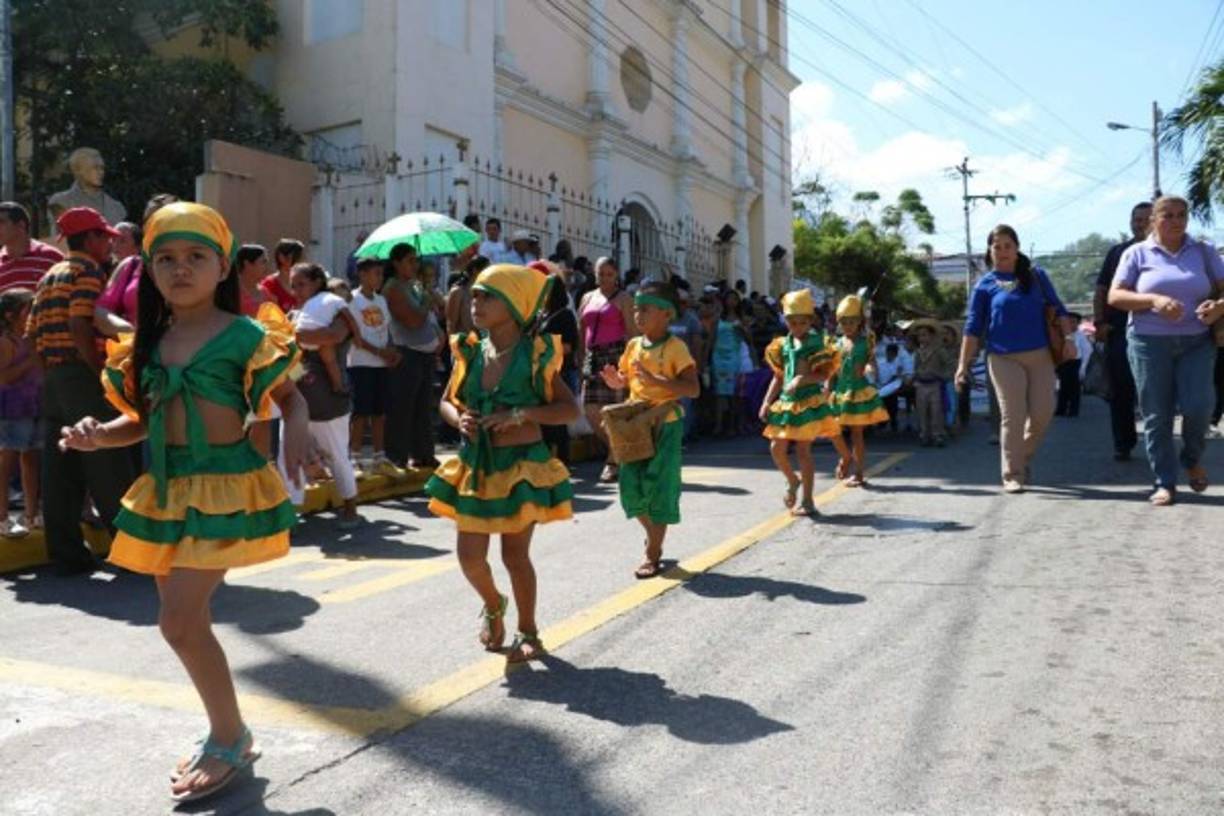 Los infantes participaron en el tributo a la Independencia con la presencia de mas de 2 mil personas.<br/>