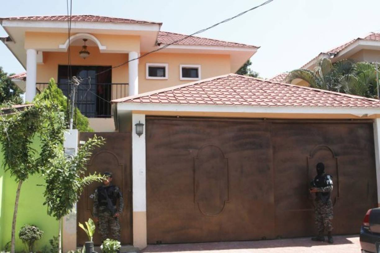 En esta residencia de la colonia San Carlos de Sula de San Pedro Sula se encontraron los L9 millones.