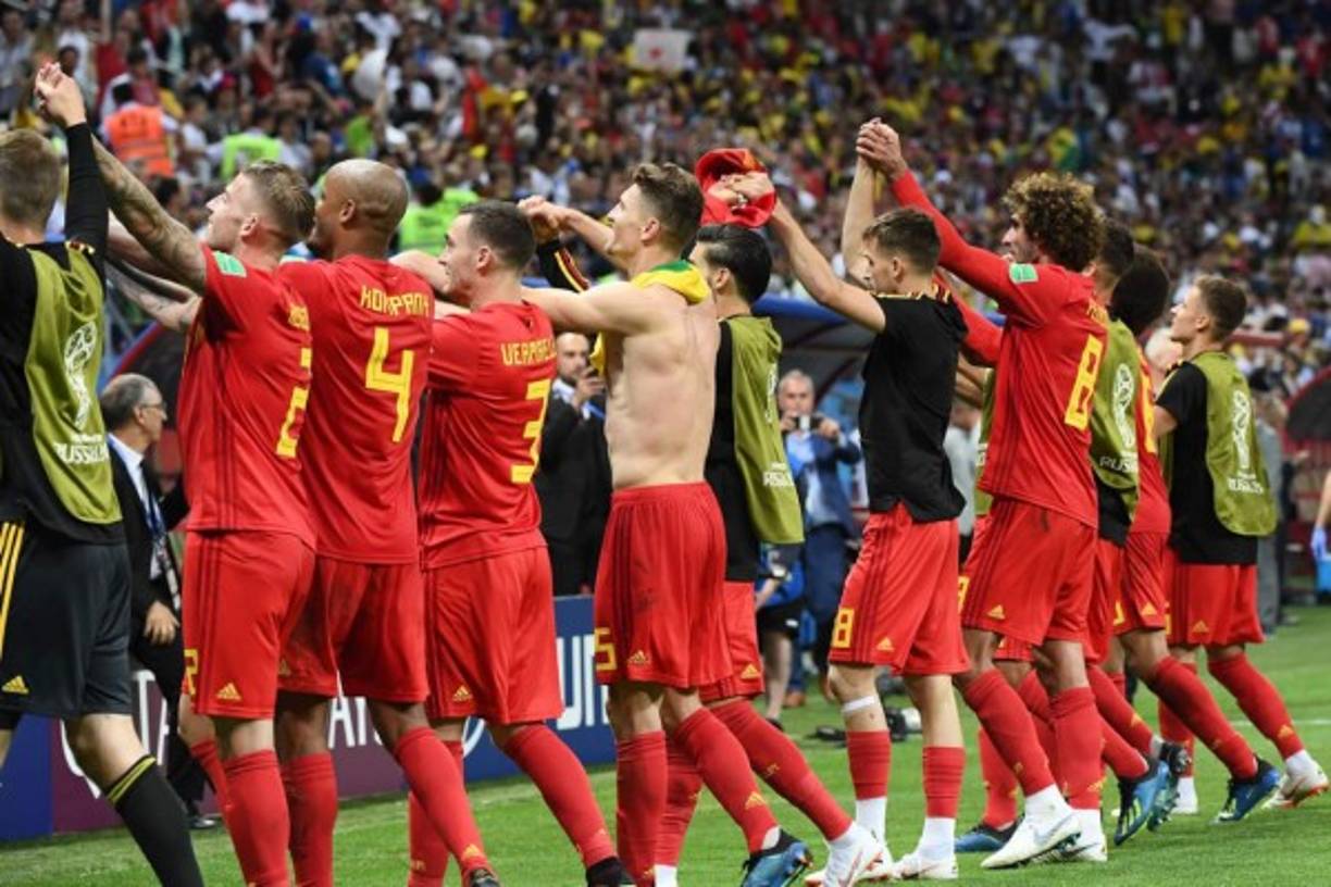 Así fue la celebración de los jugadores de Bélgica con sus aficionados. Foto AFP