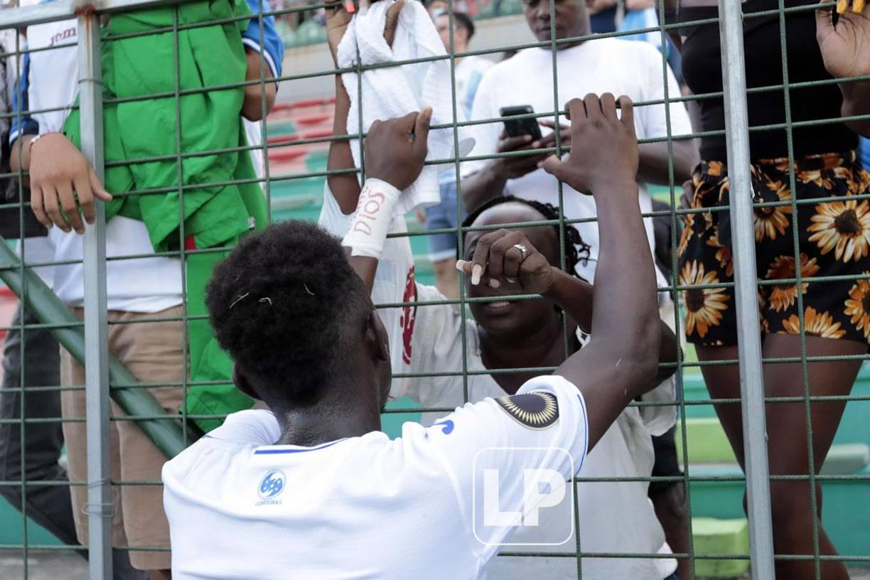 El jugador Antony García también recibió la visita de su familia.
