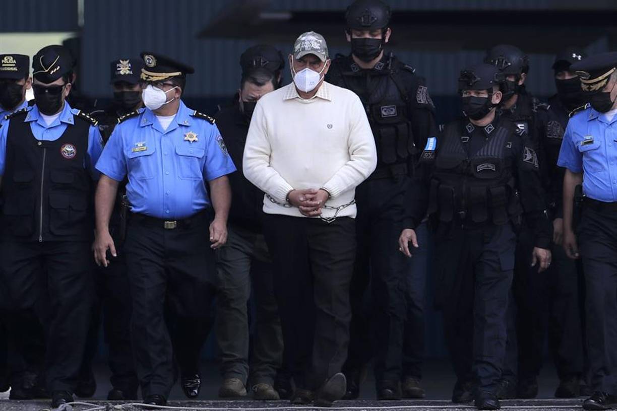 Además de cometer delitos en nombre del exdiputado “Tony” Hernández (Juan Antonio) -quien en marzo de 2021 fue condenado a cadena perpetua más 30 años de prisión. 