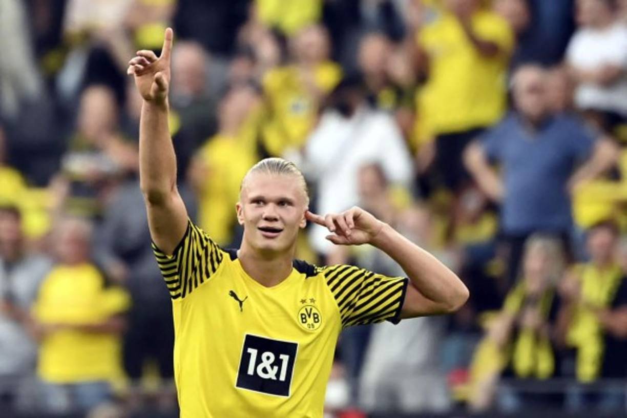 En otra infirmación, el diario Marca apunta que el plan B del Real Madrid si no sale Mbappé del PSG es Erling Haaland, delantero noruego del Borussia Dortmund. En el club blanco tienen listos casi 200 millones de euros para lograr que uno de los dos llegue a finales de verano.