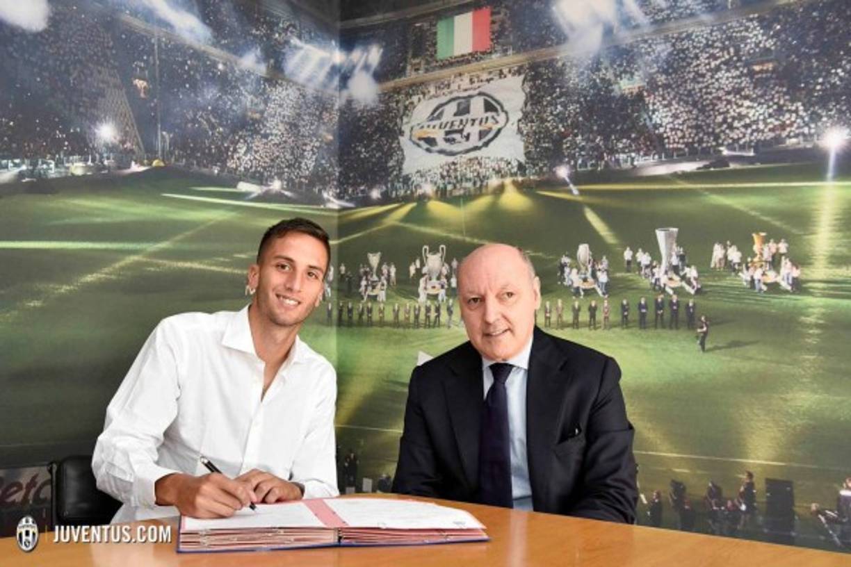 La Juventus de Turín ha hecho oficial el fichaje del uruguayo Rodrigo Bentancur que dejará Boca Juniors el próximo 1 de julio a cambio de casi 10 millones de euros. El equipo bianconero está tratando de reforzar su plantilla de cara al próximo curso y el uruguayo llegará para poner su calidad en el centro del campo, finalmente el club turinés ha adelantado a todos los clubes que trataban de hacerse con los servicios del charrúa.