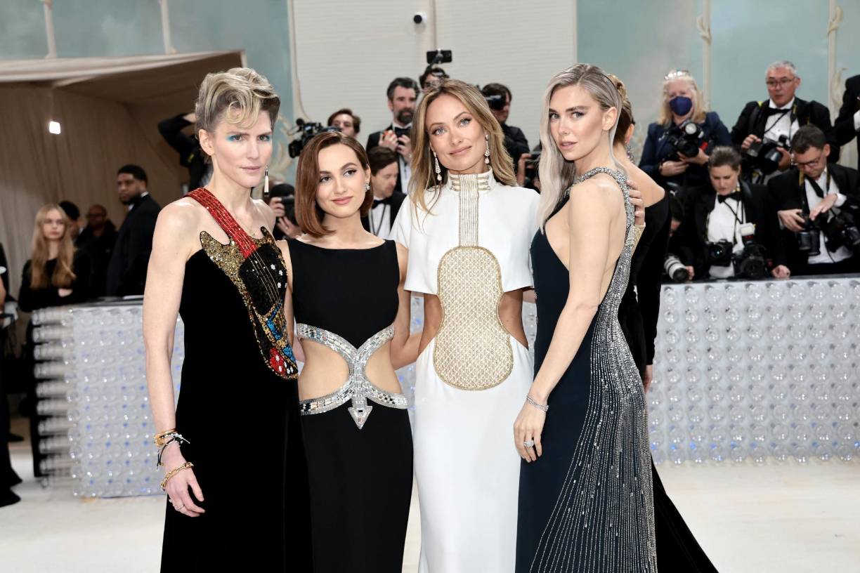  Gabriela Hearst, Maude Apatow, Olivia Wilde y Vanessa Kirby. 