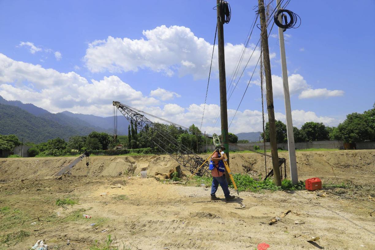 Aunque inicialmente se hablaba de que beneficiaría a unos 50,000 conductores, el crecimiento residencial y comercial del sector noroeste ha sido evaluado y se habla de un impacto en más de 80 mil conductores que circulan a diario por estas zonas.