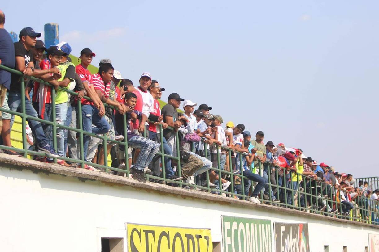 Fue un llenazo en el estadio Juan Ramón Brevé Vargas para el duelo entre Olancho FC y Olimpia.