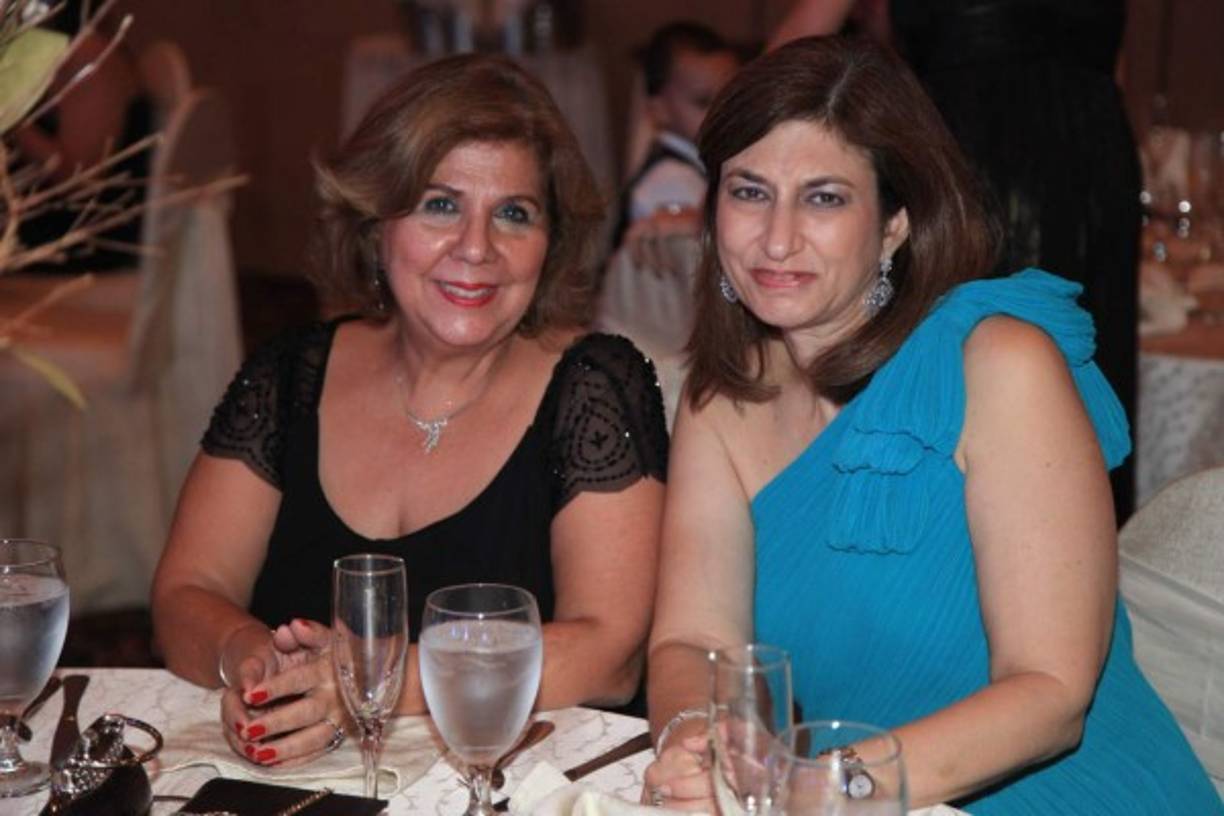 Cynthia Nasser y Yadira Andonie.
