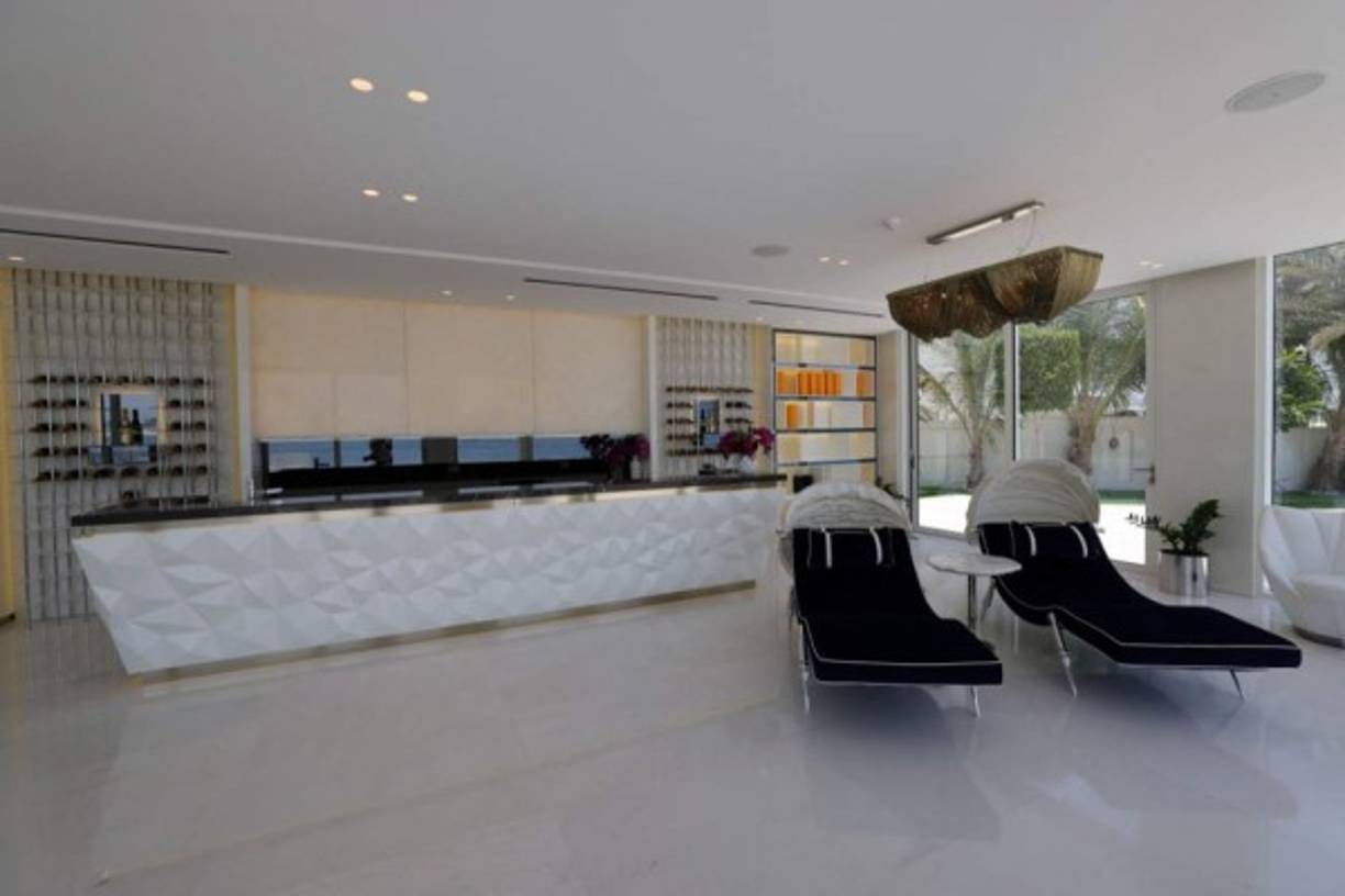 Pese a la frecuente aparición de casas de grandes dimensiones y torres colosales en el 'horizonte' dubaití, uno de los mayores mercados inmobiliarios de la región, muchas propiedades no encontraban comprador. El sector tenía problemas desde 2014.